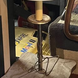 End Table With Lamp