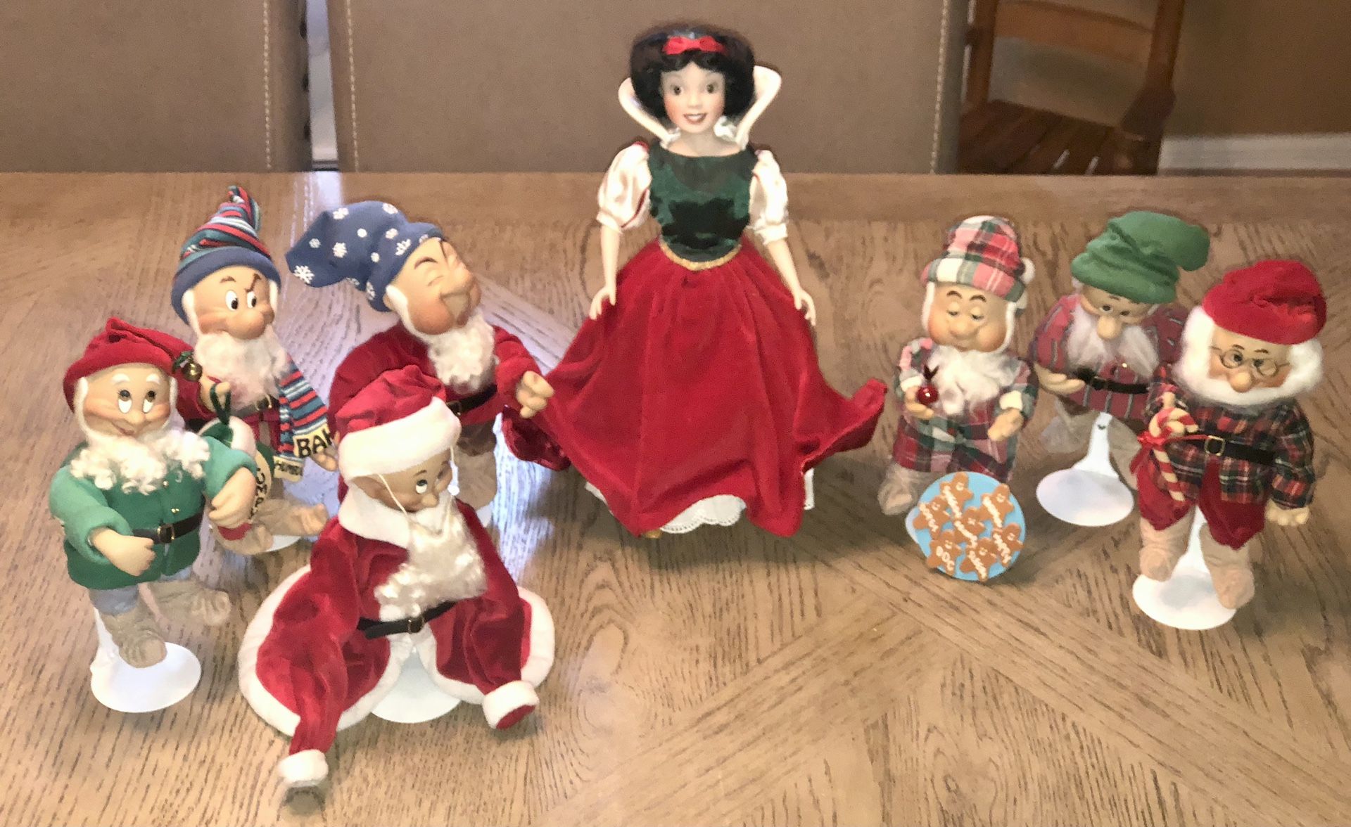 Ashton Drake Vintage Snow White & the 7 Dwarves Collectors Set