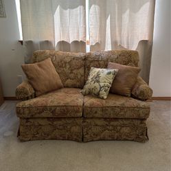 Love Seat Flexsteel Couch
