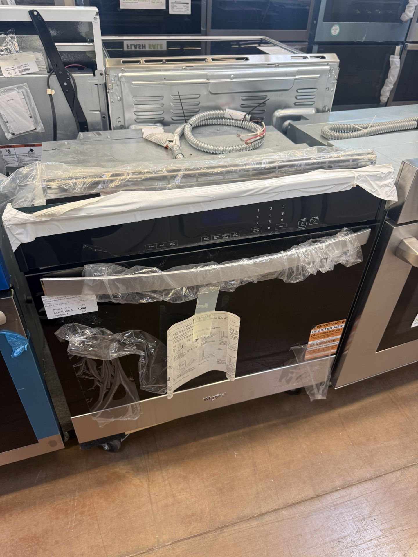 Whirlpool electric wall oven 30” (shipping included)