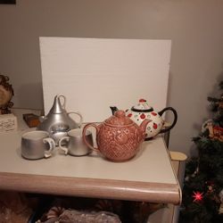 bundle of 3 vintage tea pots