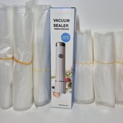 Handheld vacuum sealer with bags
