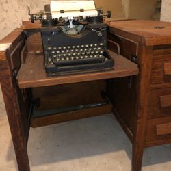 Vintage Royal Type Writer with Desk 