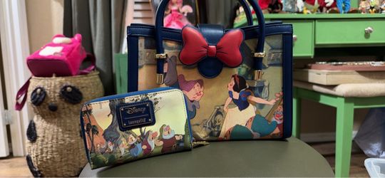Loungefly Disney Snow White Handbag and Wallet Set