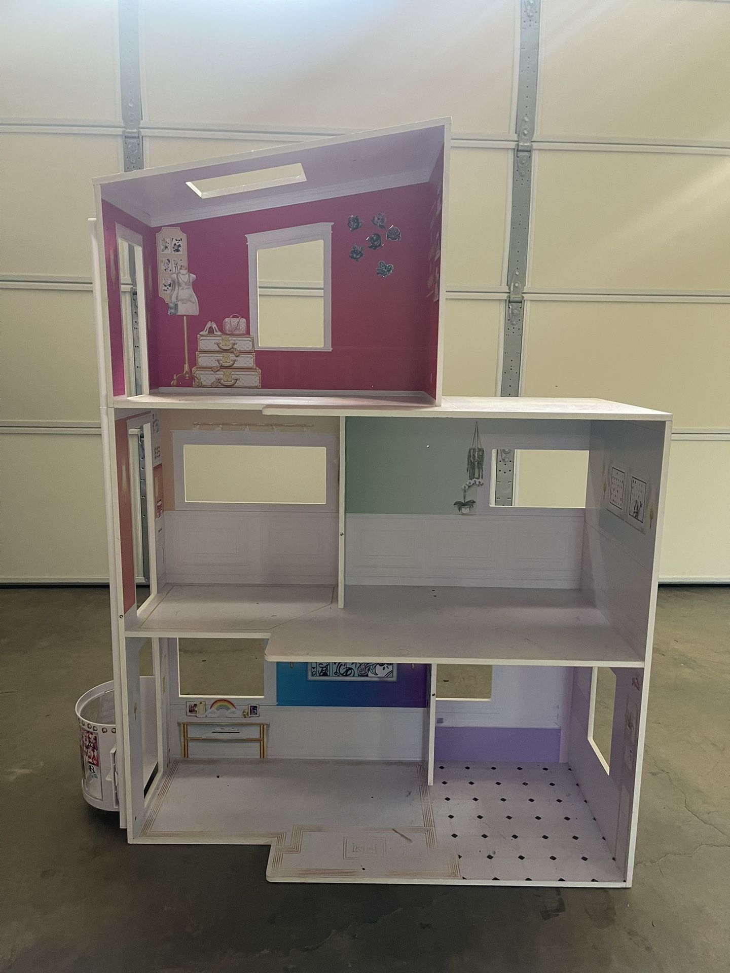 Rainbow High Doll House