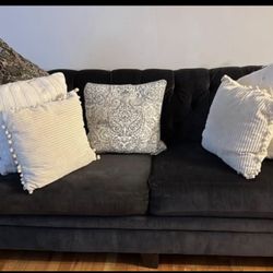 Living Room, Set Sofa, Loveseat, And Table And Coffee Table