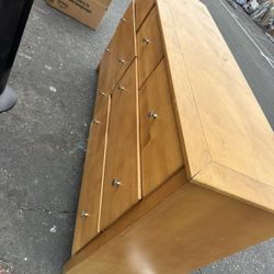 Stanley Furniture Wooden Dresser 
