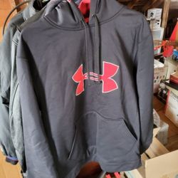 Sweat shirt hoodie under armored great shape