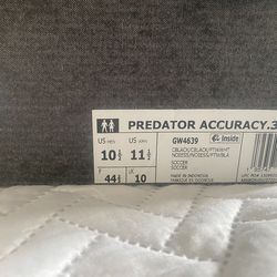 Predator accuracy indoor cleats