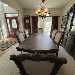 Luxury Wooden Dining Room Set