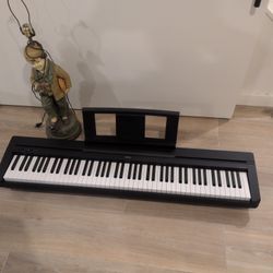 Broken Yamaha 96 Piece Electric Piano And Stand