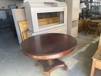 Round Table No Chairs