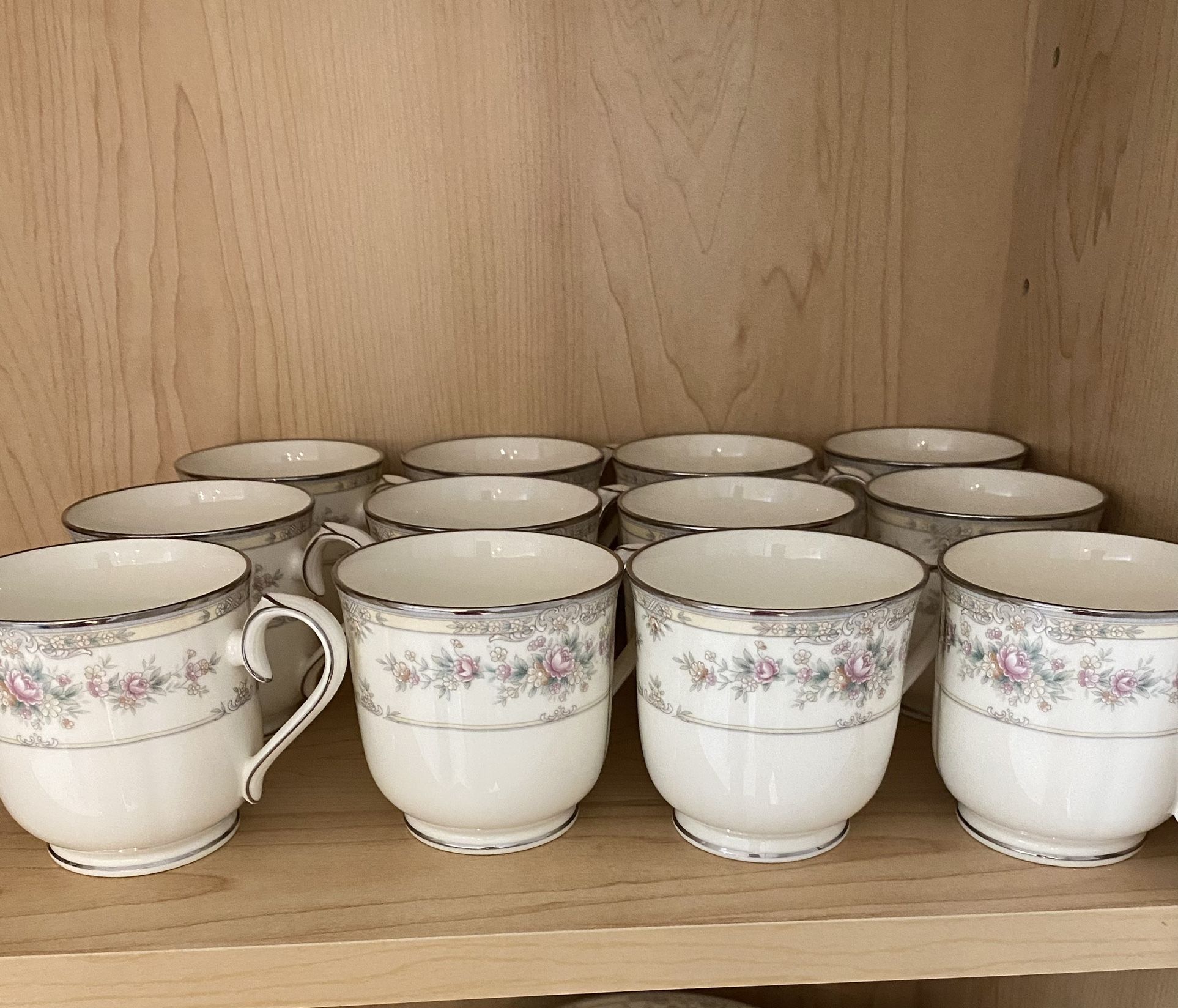 Noritake Bone China Saucer And Tea Cup Set