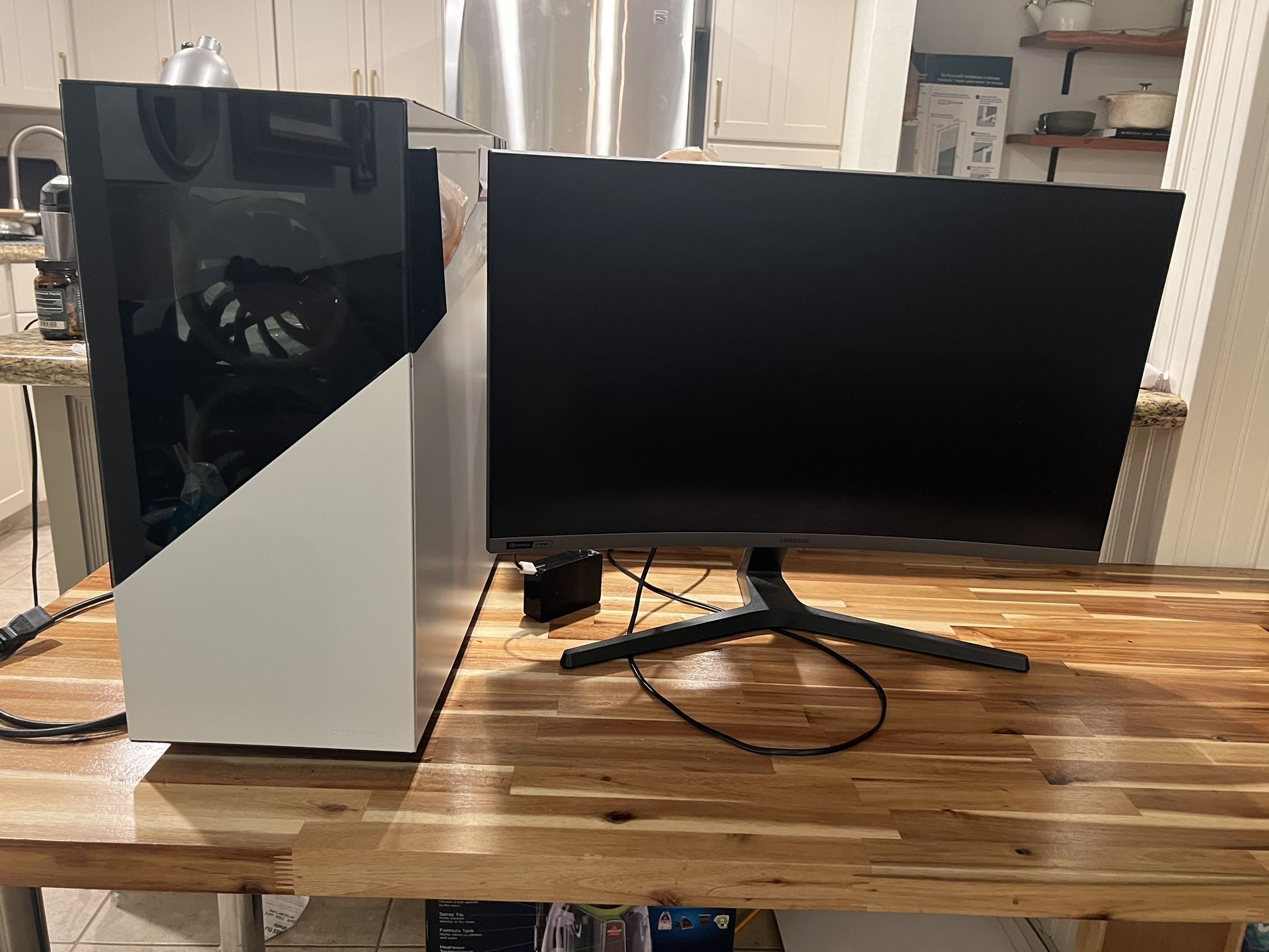 Gaming PC + 240 Hz Curved 27inch Samsung Monitor