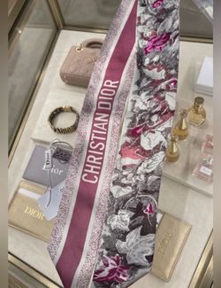 DlOR 100% silk scarf Regalos Mujer AMAZING MSRO $859