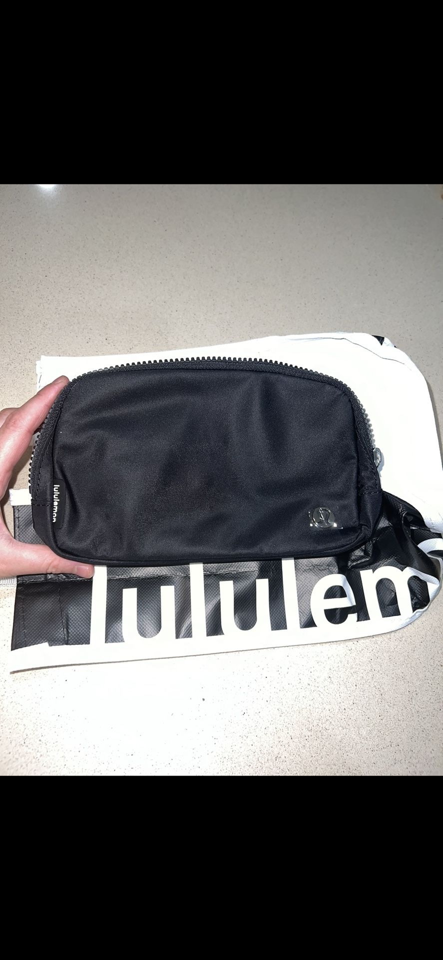 Lululemon Everywhere Belt Bag black NEW