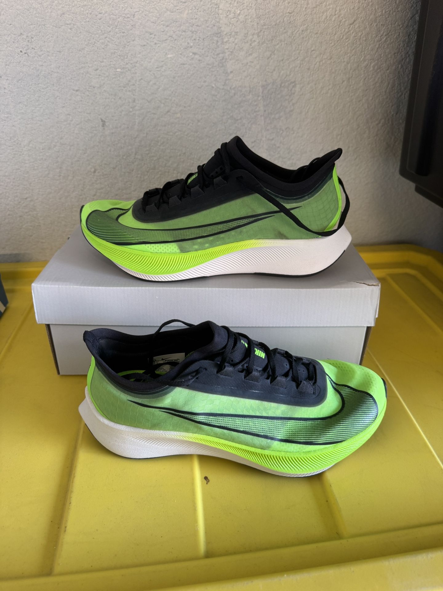 Nike Zoom Fly 3 Size 8.5