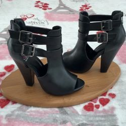 New Black Heels Size 7 Booties 