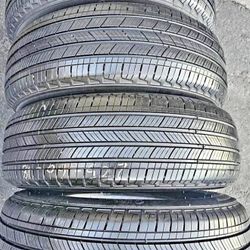 225 60 18 vendo un set de llantas usadas en excelente condición marca Michelin