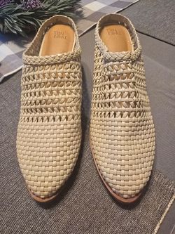 Woman's shoe