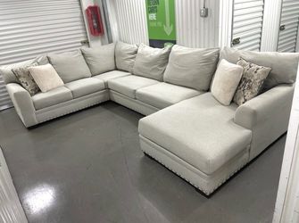 Free Delivery - Modern Light Grey Sectional Set