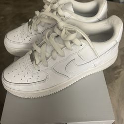 Nike Air Force 1 White Size 6y