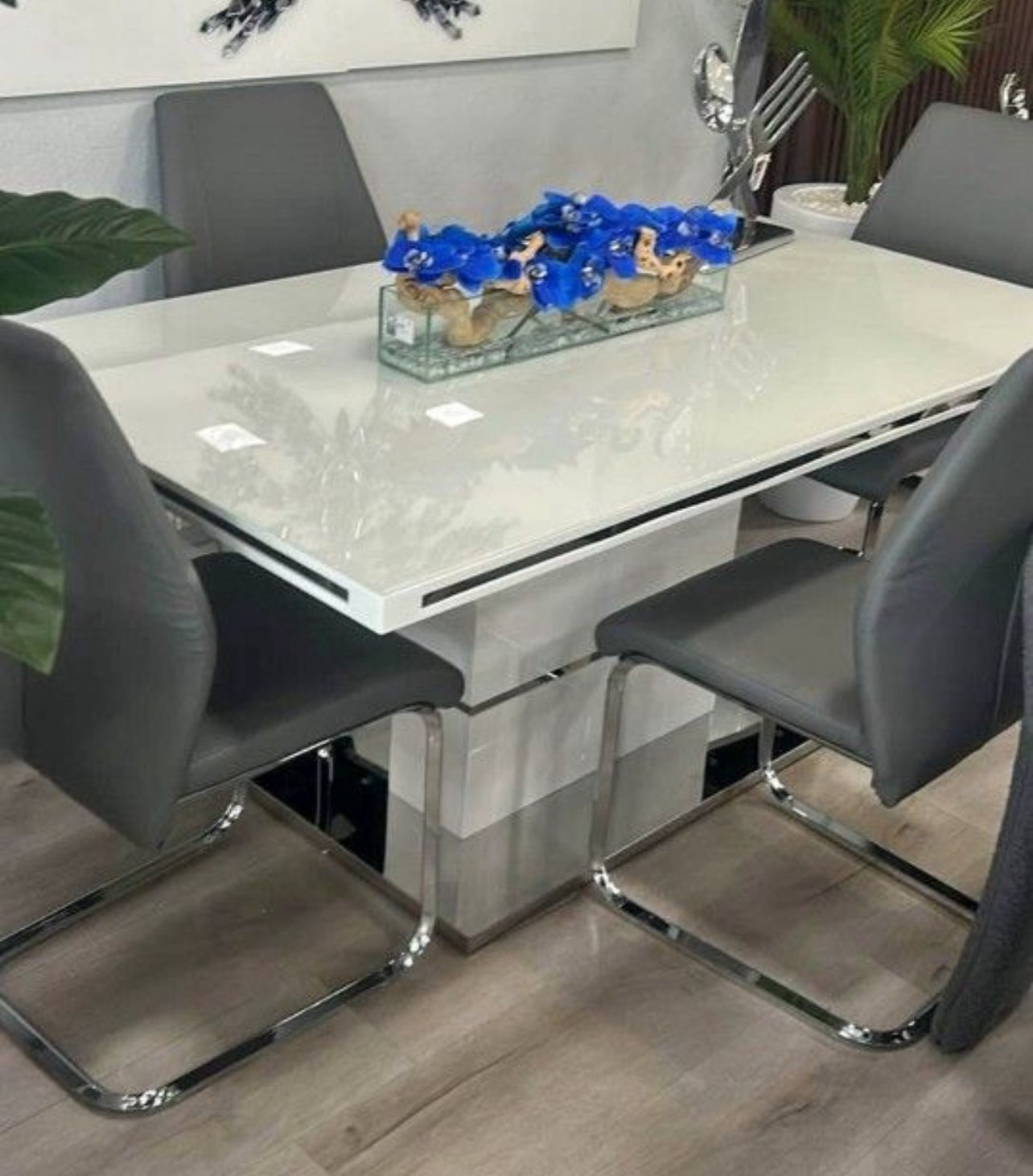 New 5pc dining set in box 📦 899