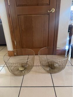 Gold trim basket