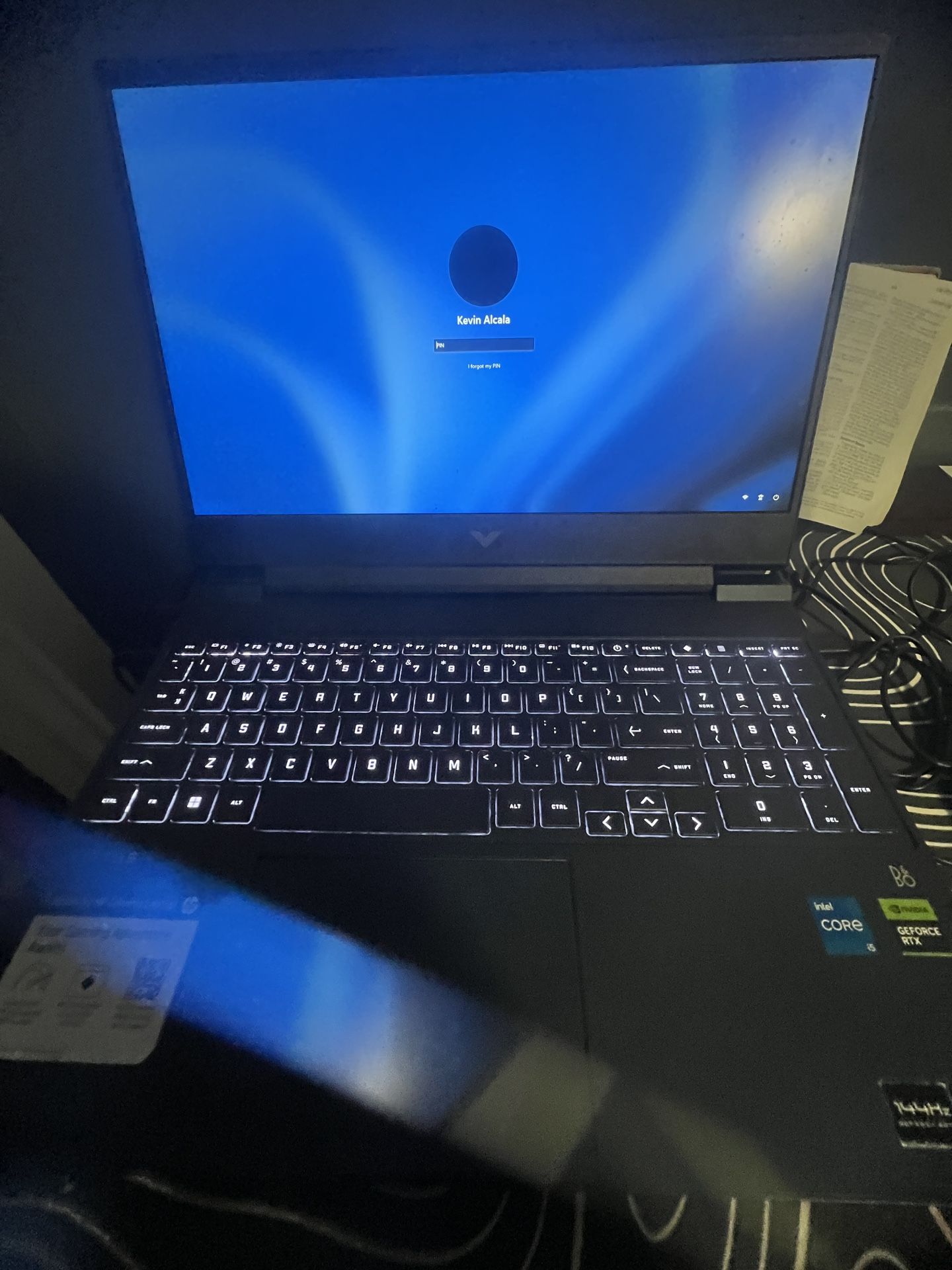 hp victus gaming laptop (mouse included)
