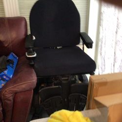 Power Chair ,makes into Bed 