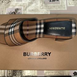 BURBERRY LONDON ENGLAND 