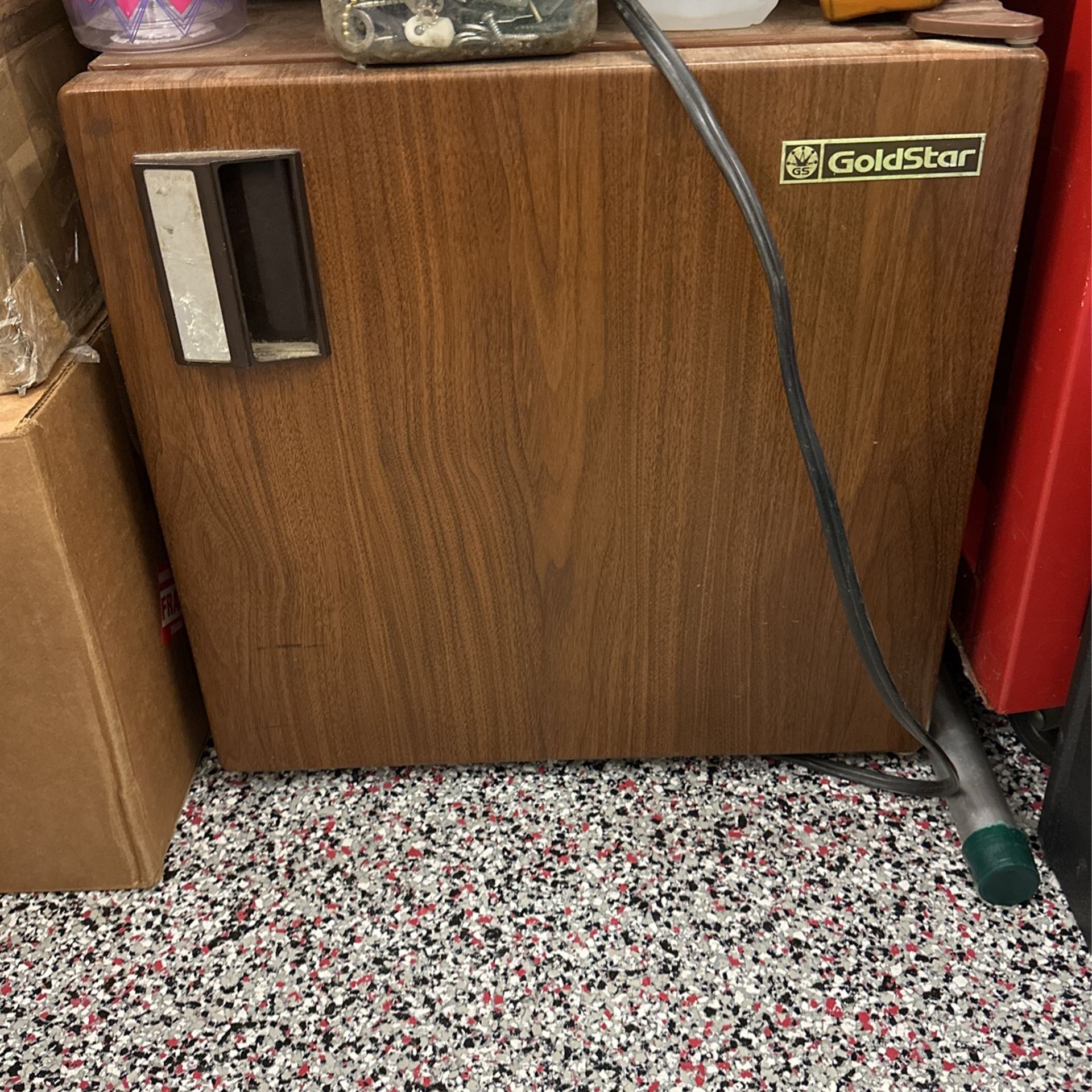 GoldStar Mini Fridge