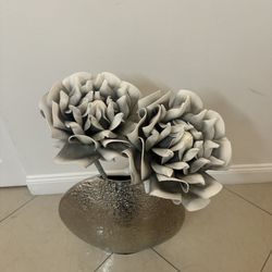 Silver vase  - 4 Flowers 