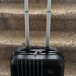Travelers Club carry on luggage 21 x 13 x 8
