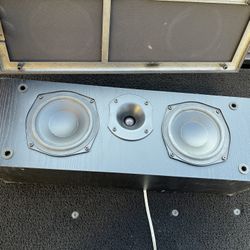 KLIPSCH CENTER CHANNEL SPEAKER