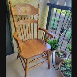Indoor Outdoor Antique Chair _ Solid Wood $22