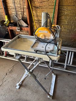 Wet saw for tiles