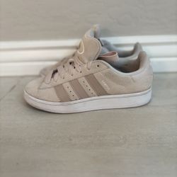 Adidas Campus Beige With Lavender Stripes size 8.5 Women’s 
