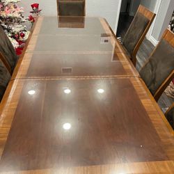 Dinning Room Table  And Hutch