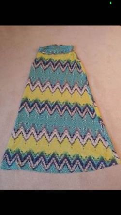 Ladies Like NEW Lily Star Maxi Skirt Size Medium