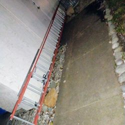 28"Ft Aluminum Ladder 