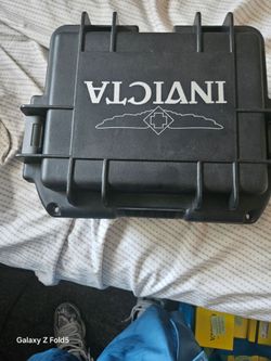 Invicta 3 slot watch case