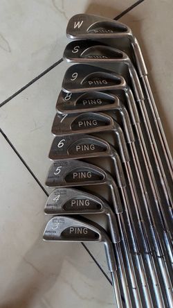 Vintage PING Karsten I iron set in good pre-owned condition. Right handed