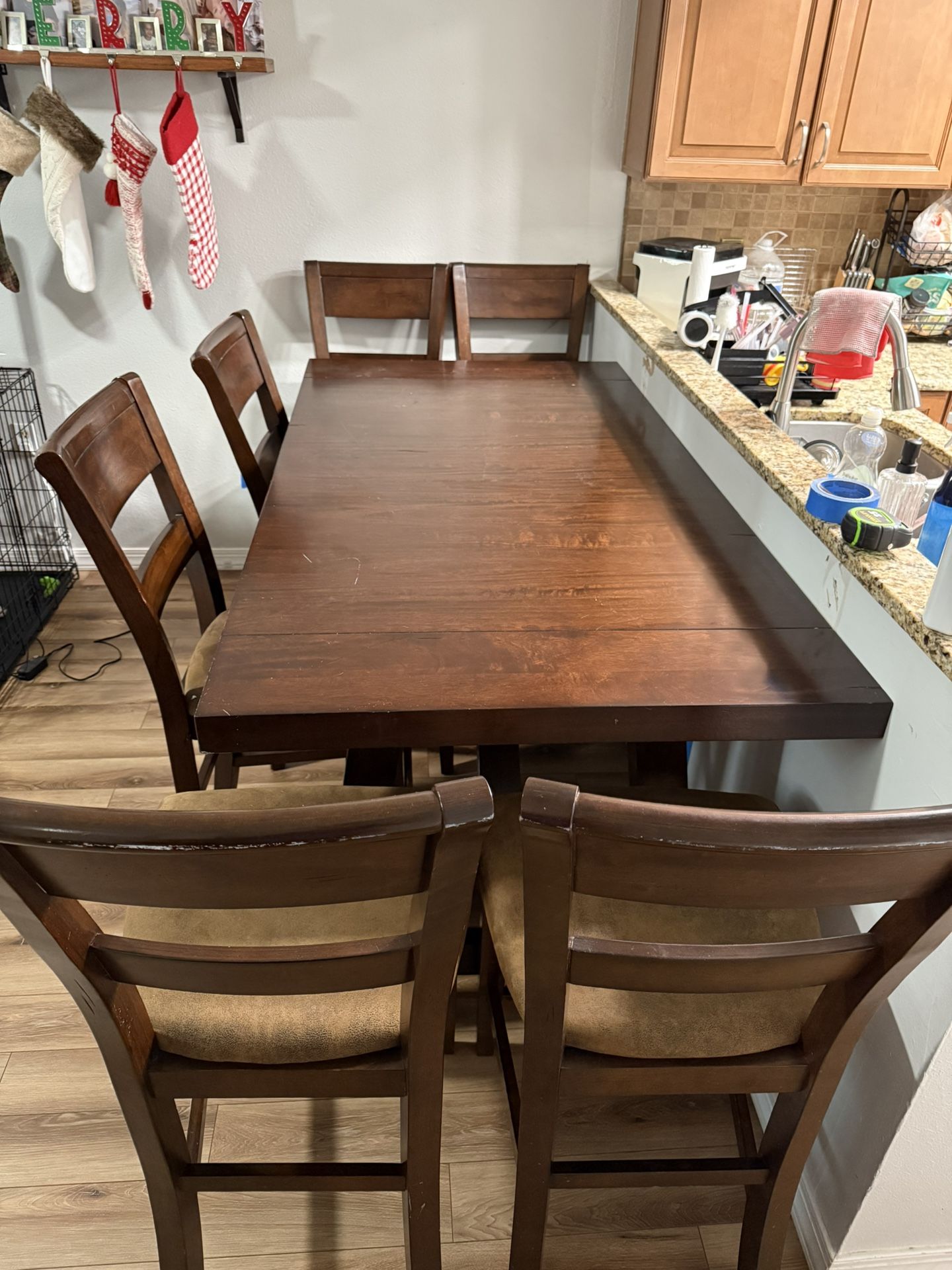 American Signature Table And Chairs With Leaves To Extend