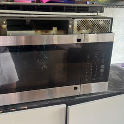 LG Microwave. Works Perfectly. Broken Handle 