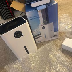 Dehumidifier, 63OZ Quiet Dehumidifiers for Home with Auto Shut Off, Auto Defrost, Timer, Sleep Mode, 7 Color Light Portable Small Dehumidifier for Bed