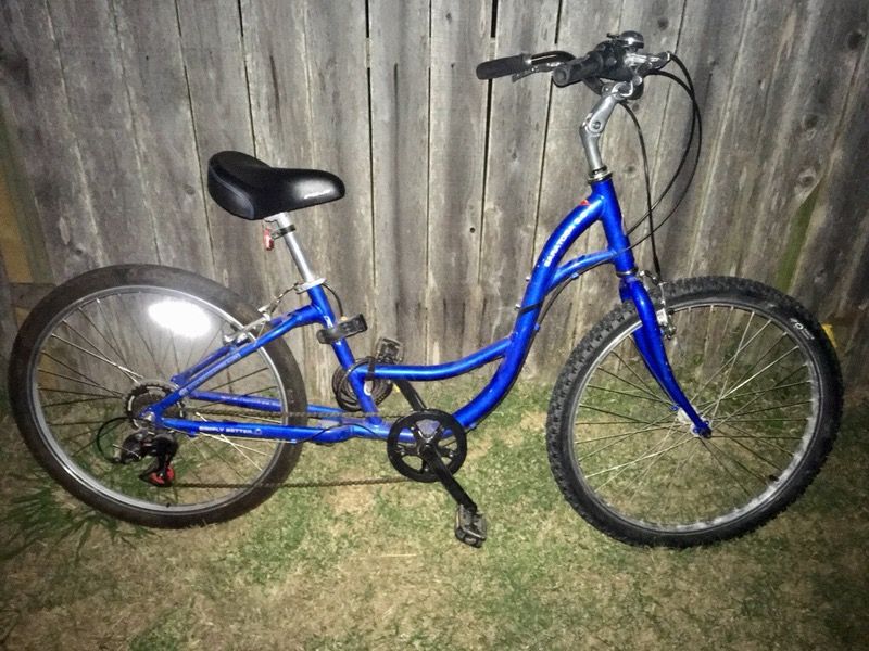 Fuji saratoga 3.0 st bike -