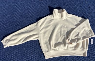 XL Old Navy Cream Turtleneck Sweatshirt