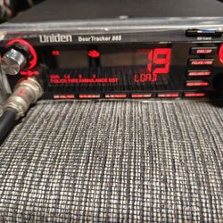 Uniden BEARTRACKER 885 Hybrid Full-Featured CB Radio + Digital TrunkTracking Police/Fire/Ambulance/DOT Scanner w/ BearTracker Warning System Alerts, 4