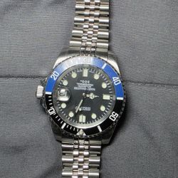 Seiko 40mm Batman mod with extra links for the bracelet 